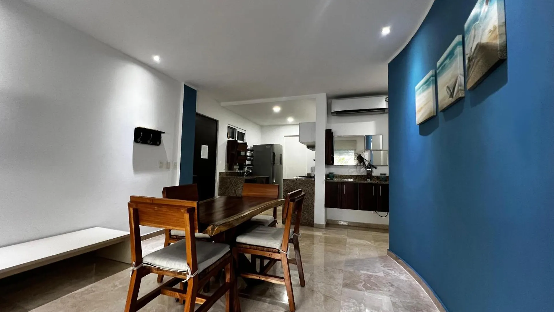 Comodo Departamento Con Alberca. Playa del Carmen Mexico